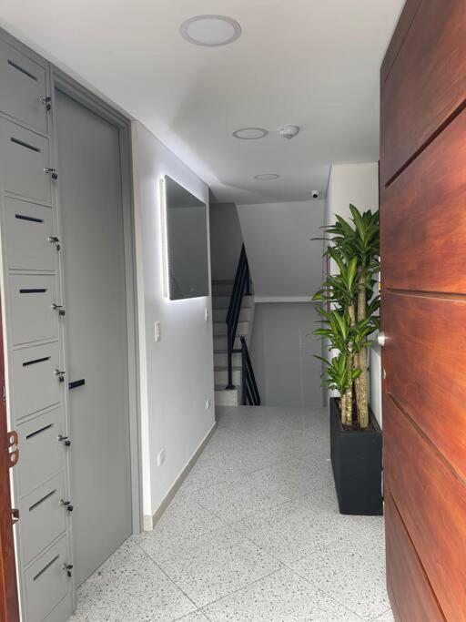 Corferia/usa Embassy/beauty Apartment